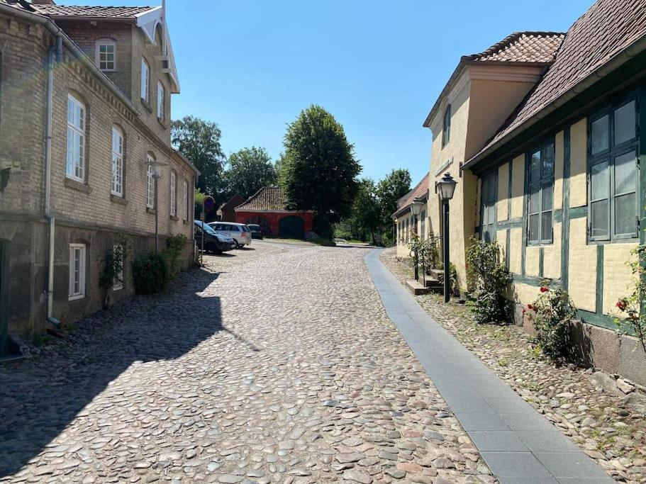 Idyllisk, Historisk Byhus Ved Fjorden I Mariager المظهر الخارجي الصورة