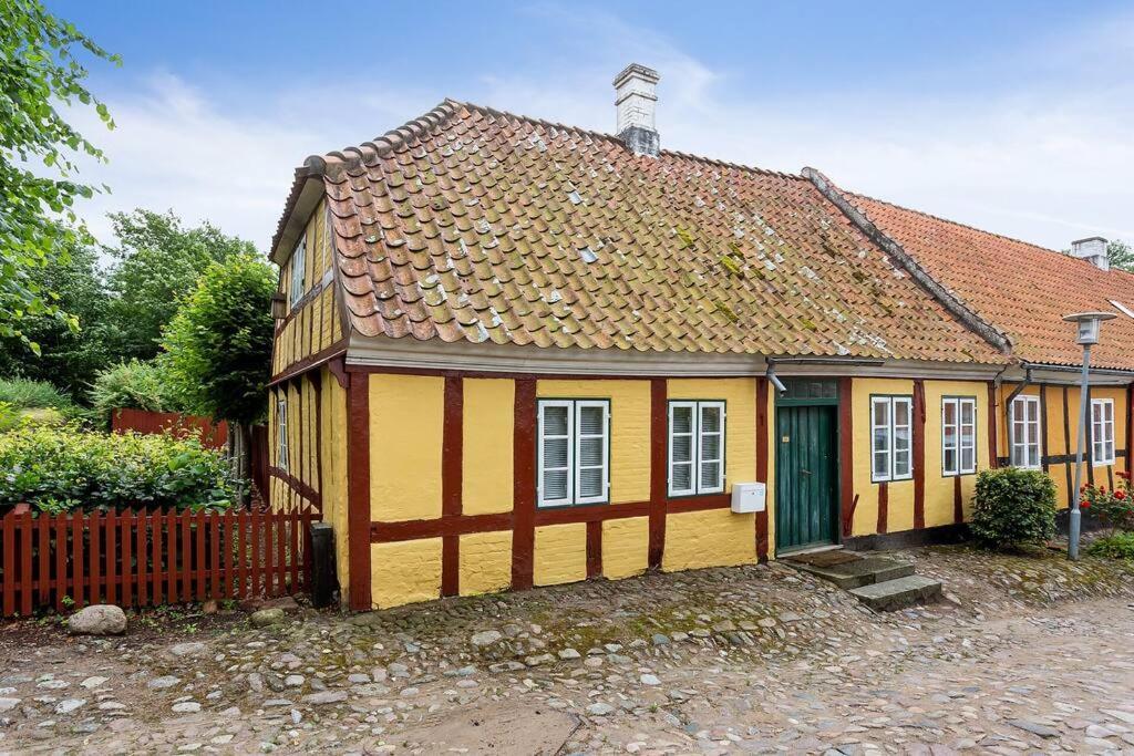 Idyllisk, Historisk Byhus Ved Fjorden I Mariager المظهر الخارجي الصورة